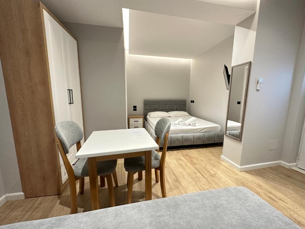 Maison Apartments