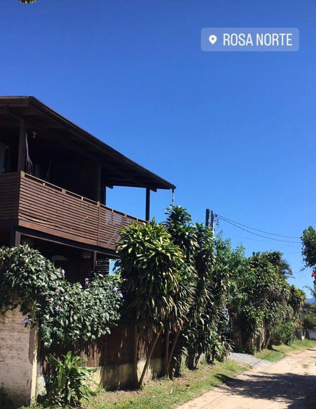 Casas Paz e Amor Praia do Rosa