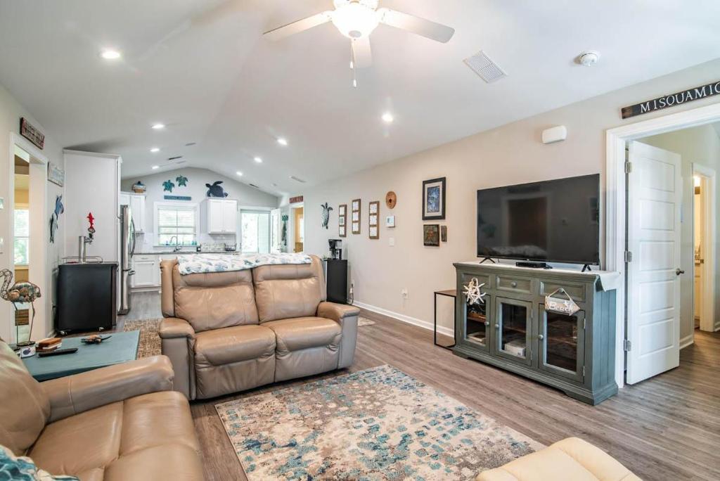 Discover Beachfront Bliss at Terrapin - Your Pawleys Island Paradise! photo 4