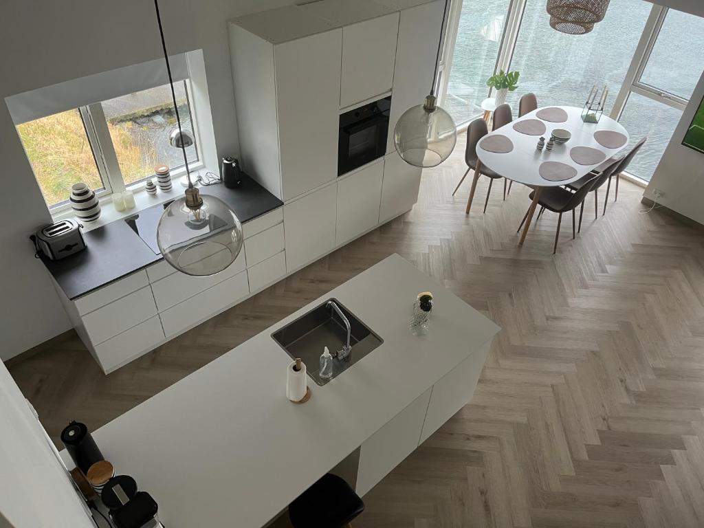 Brand New Waterfront-Apartment photo 2
