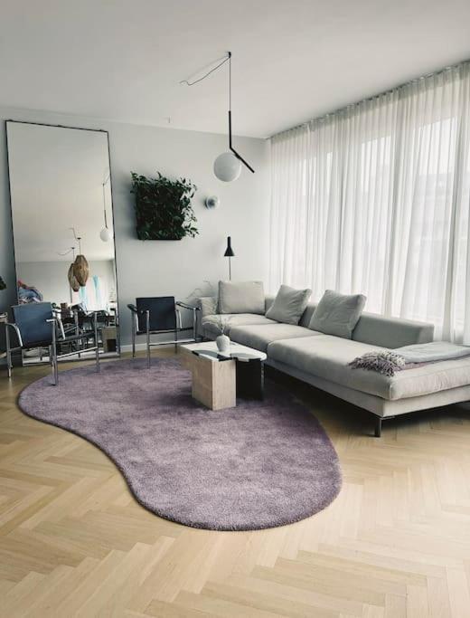 Lux Family home centrally located photo 4