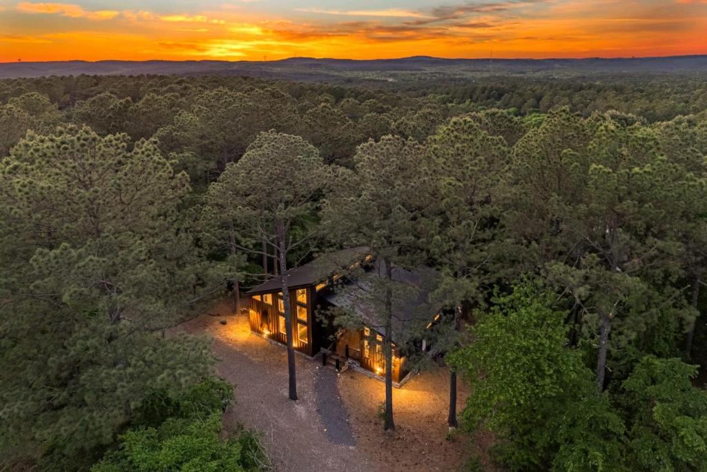 New HGTV Cabin: Hot Tub BBQ Firepit Sleeps 10 image