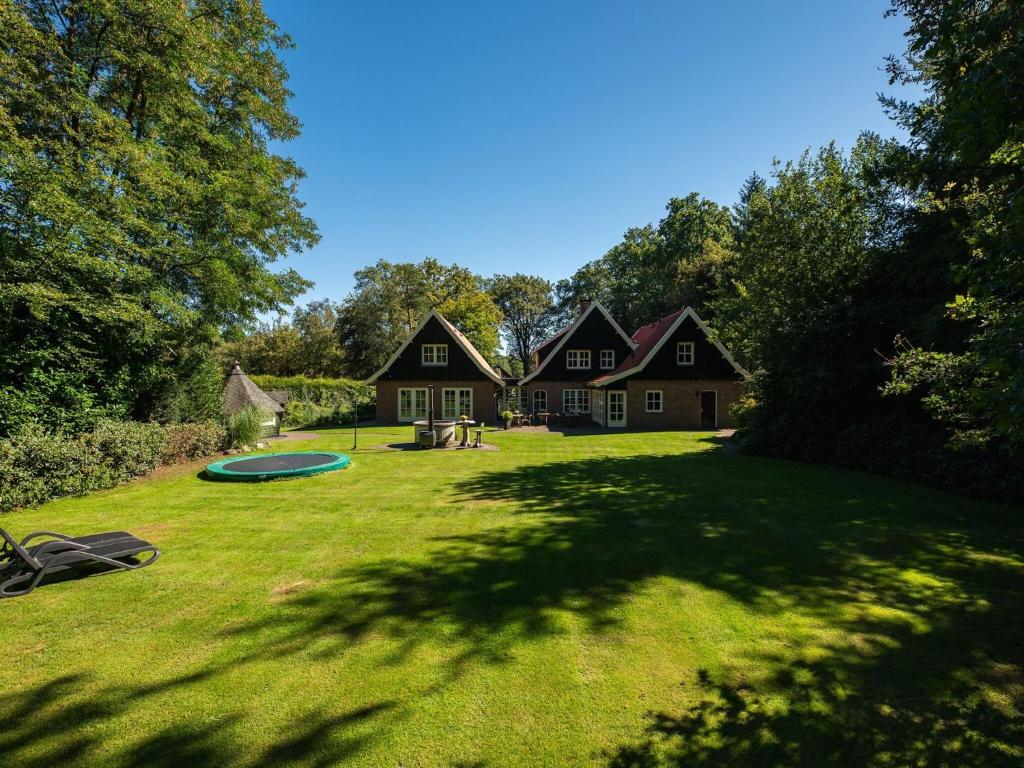 Luxury group accommodation with hot tub and Finnish kota, located in Twente photo 3