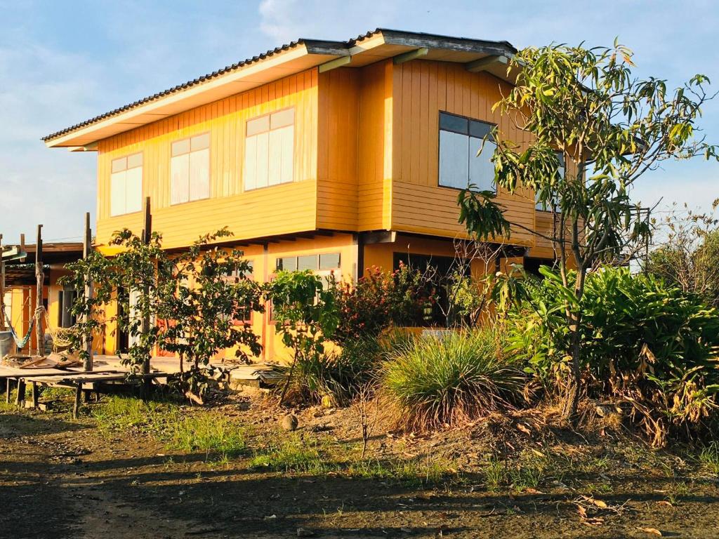 The Orange House Thailand - Baan P'Nae Homestay