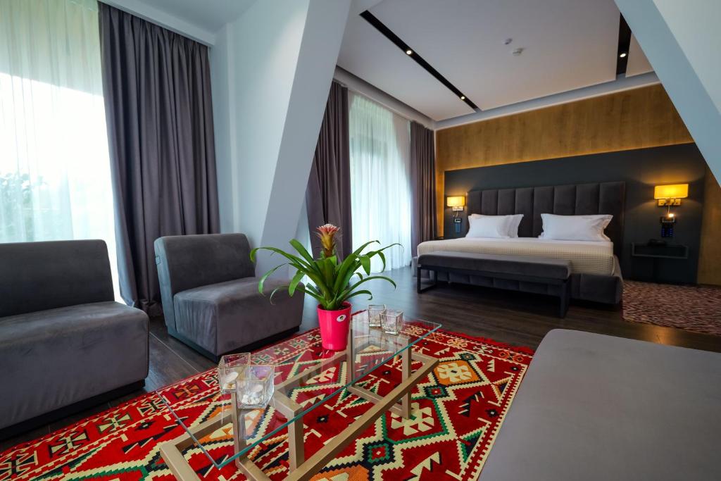 Hotel Uji Ftohte Tepelene photo 4