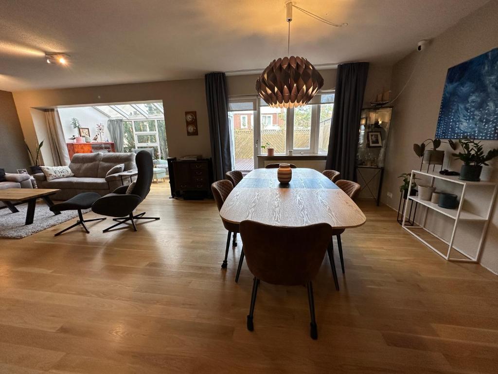 Spacious and Family Friendly 4brd house in Hafnarfjörður photo 2