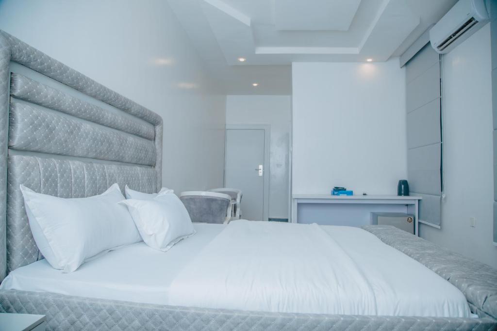 Sakasa hotel and suites photo 1