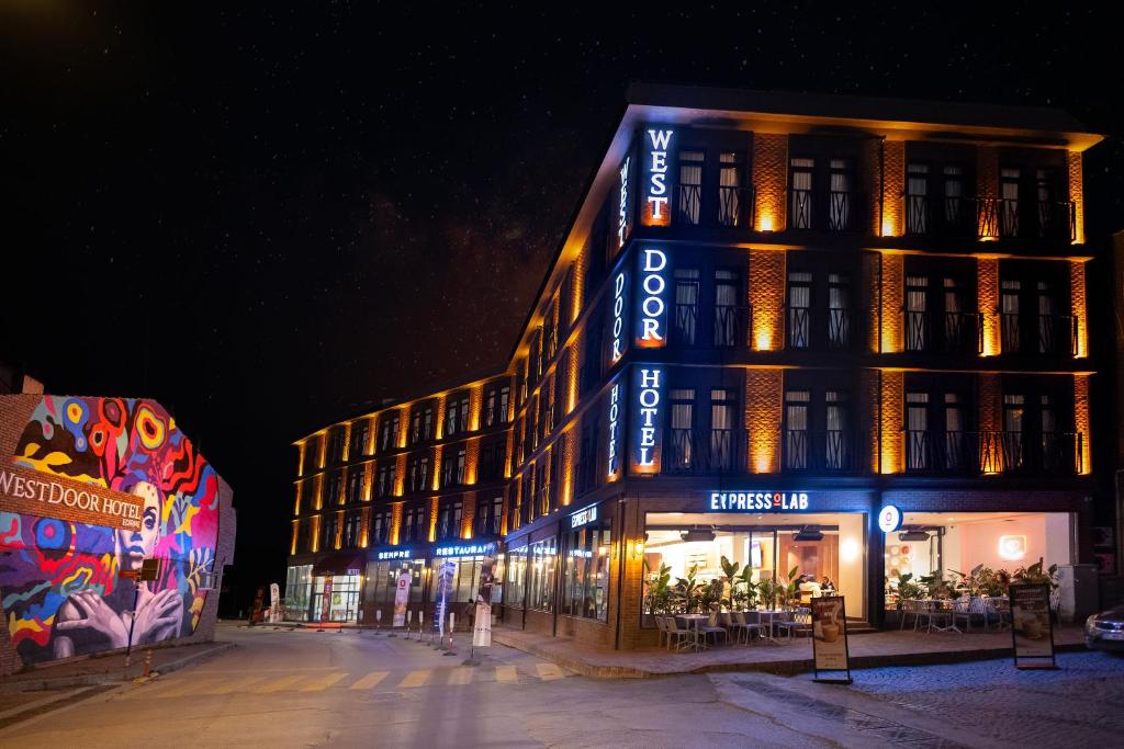 WestDoor Hotel photo 2