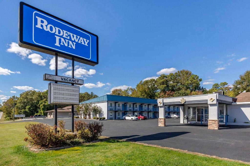 Rodeway Inn image