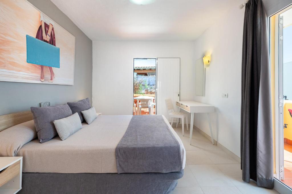 Hotel Cenit & Apts. Sol y Viento photo 1