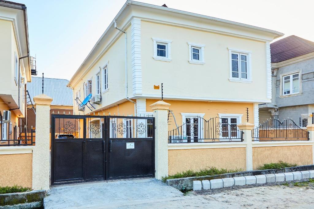Mainstream Shortlet Apartments
