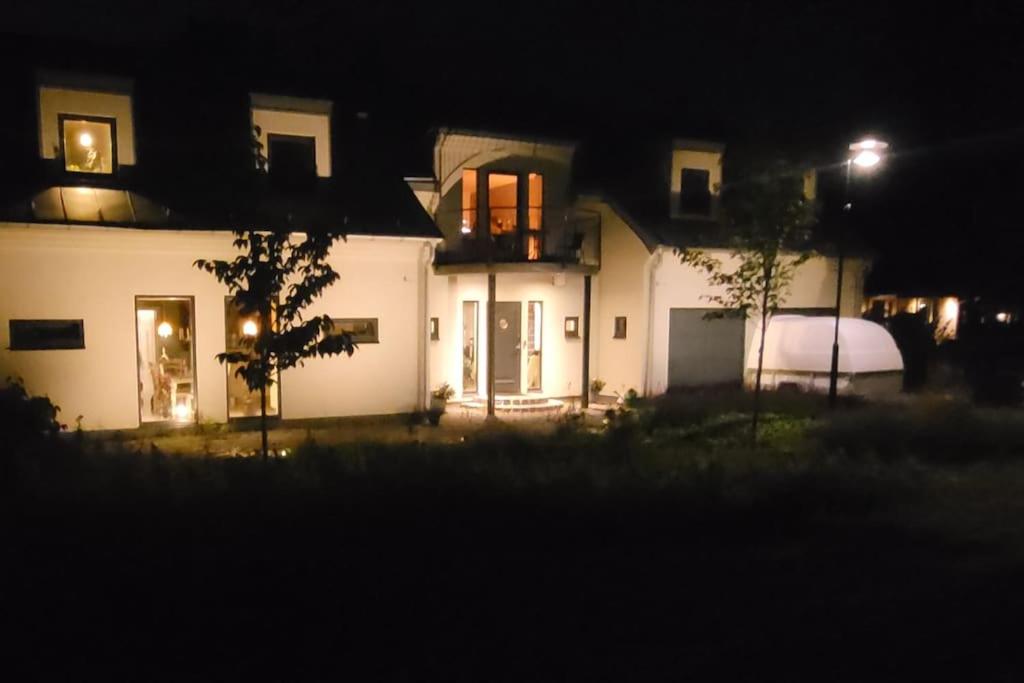 Lägenhet i villa photo 2