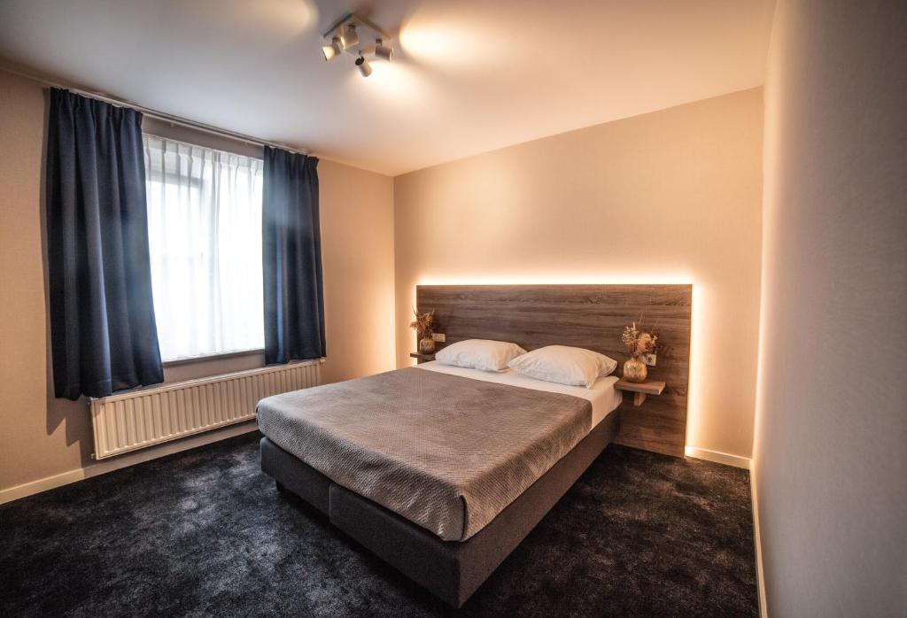 Hotel Du Commerce Room Type - Deluxe Twin Room