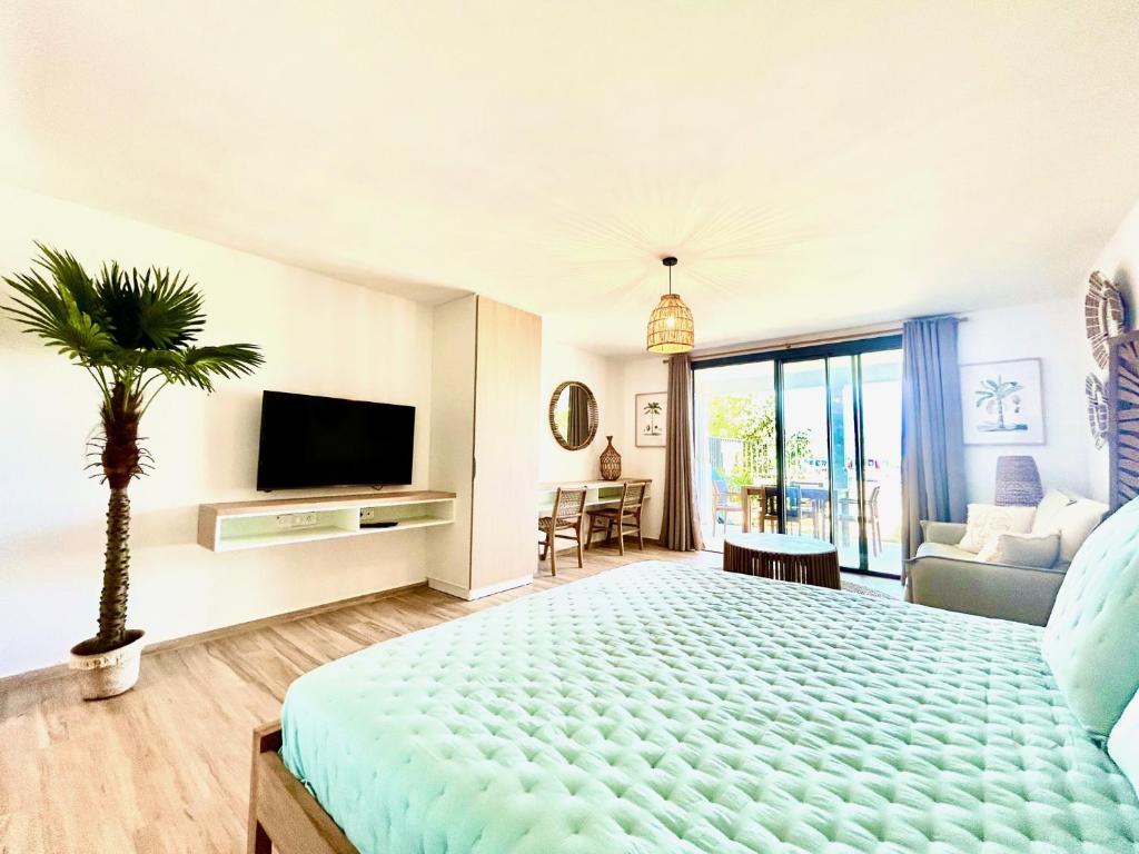 Brand New Modern Orient Bay Beachfront Rental photo 2