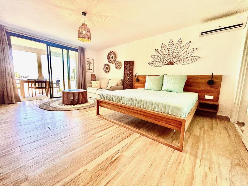 Brand New Modern Orient Bay Beachfront Rental