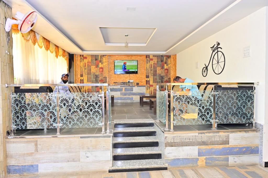 HOTEL RS INN AND SHIV RESTRO Near Brahma Temple photo 3