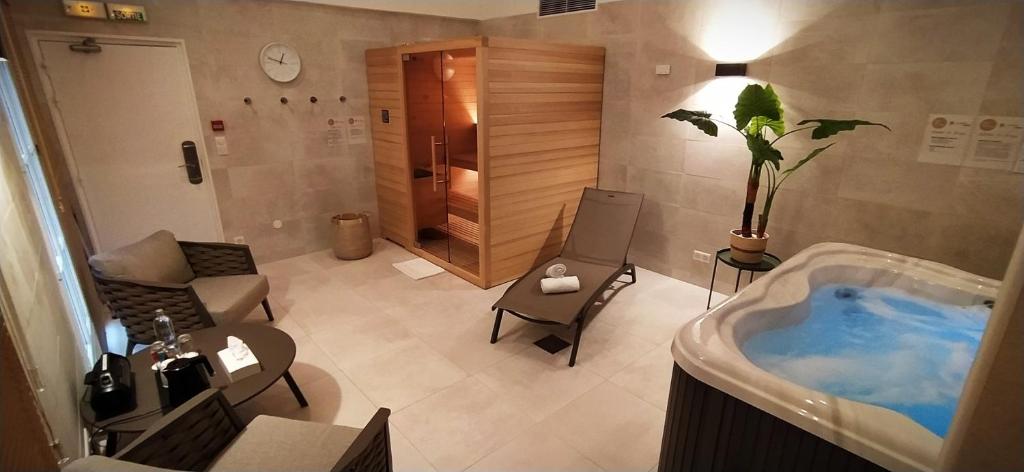 Hôtel Les Nations The Originals Boutique VICHY photo 1