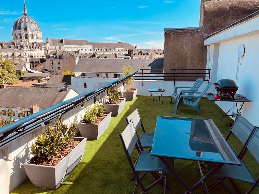Grand studio, belle terrasse avec vue photo 1