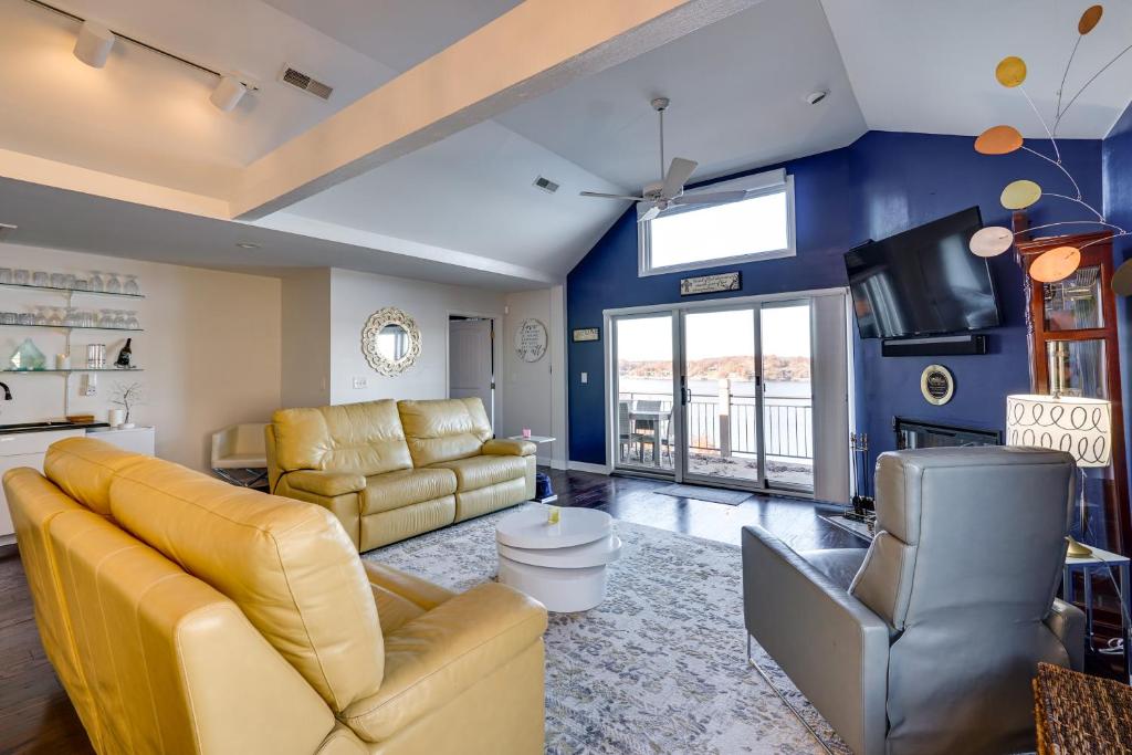 Lake Ozark Condo with Deck and Private Boat Slip! photo 4