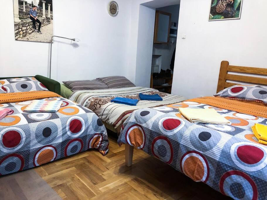 Sunny apartment. 5 minutes walk from Main Sqare. - Tap to explore photos