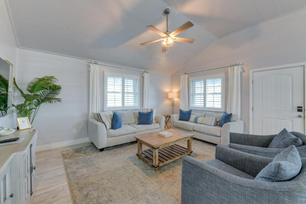 Trendy Beach House with Private Pool and Deck! photo 4