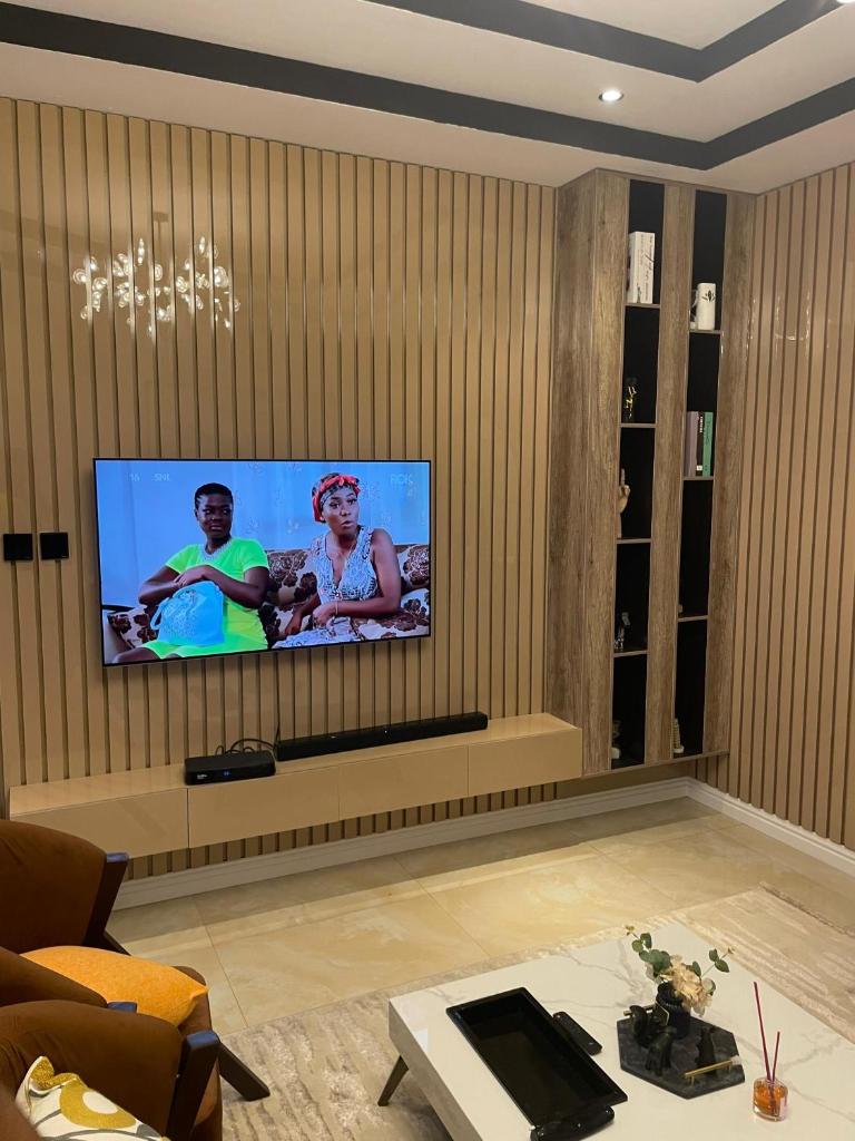 2 Bedroom with Private Cinema - Lekki Phase 1 photo 4