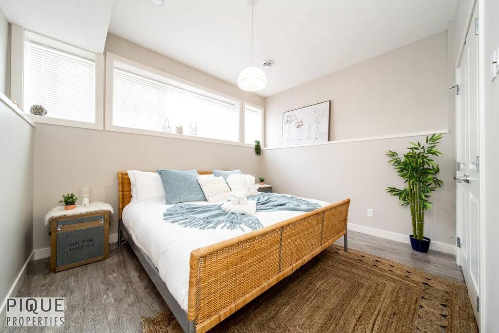 Boho Suite - Long Stays - King Bed - Fireplace & WiFi photo 1