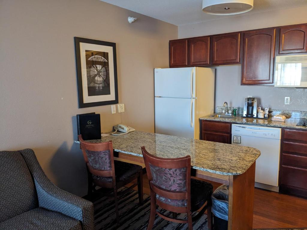 GrandStay Residential Suites Hotel photo 1