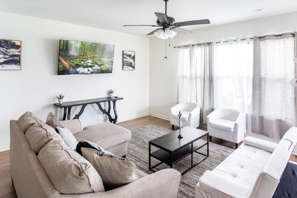 Luxury Townhome by LSU campus photo 2