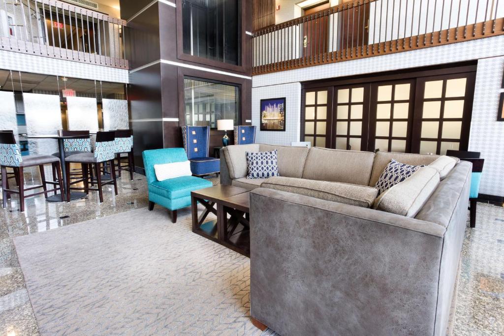 Drury Inn & Suites Kansas City Airport photo 1
