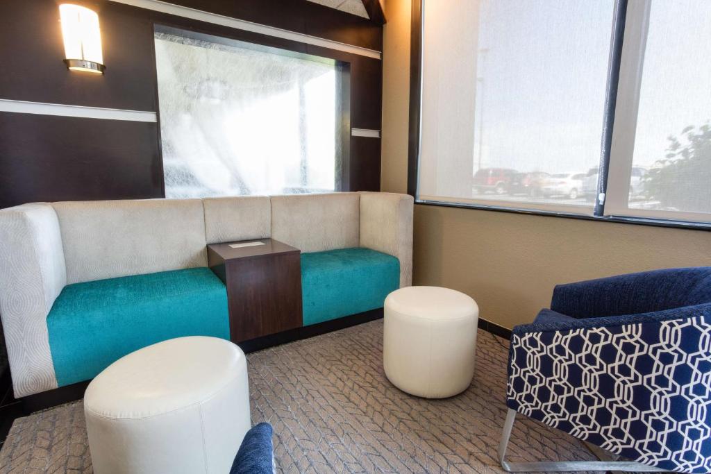 Drury Inn & Suites Kansas City Airport photo 2