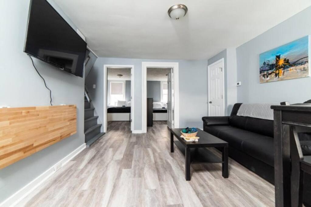 -- AGH Walkable - Free Parking - Washer & Dryer -- image