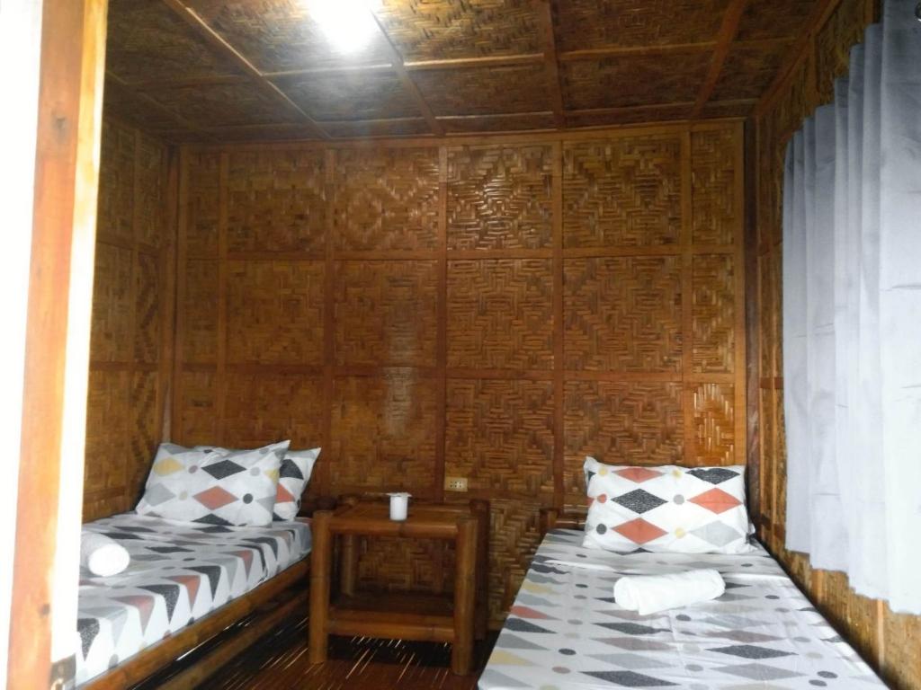 Loony Cafe & Guesthouse photo 4