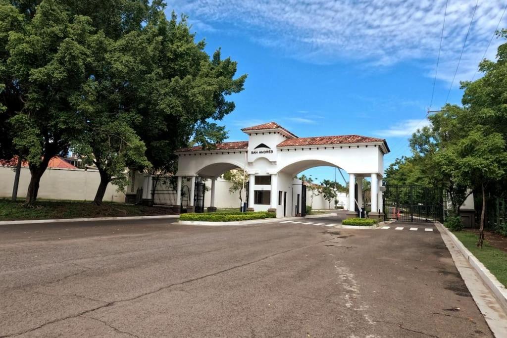 MADDY Free Wi-Fi, AC in ea Bedrooms, Private Community! photo 4