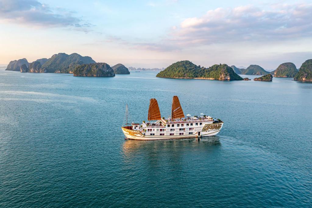 Indochina Sails Cruise