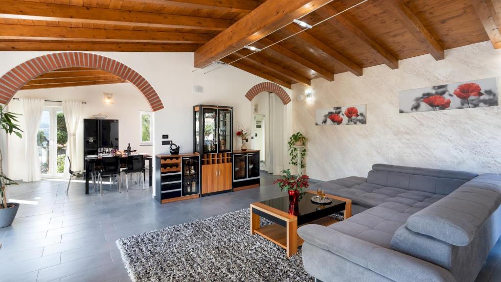 VILLA VITTORIO 6&2 Emma Villas photo 3