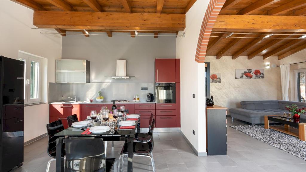 VILLA VITTORIO 6&2 Emma Villas photo 4
