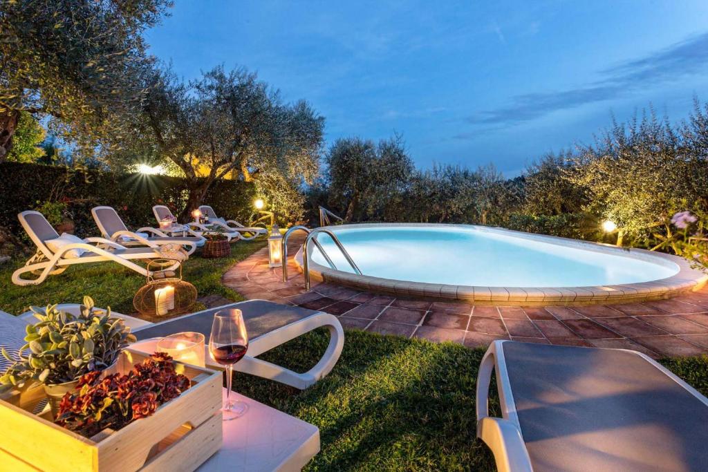 Romantic farmhouse villa Pallina to sleep 5 guests photo 4