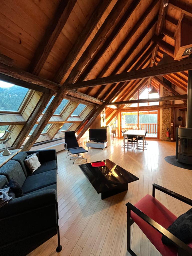 The Loft 3 minutes from Alpe dHuez Grand Domaine via Oz en Oisans photo 2