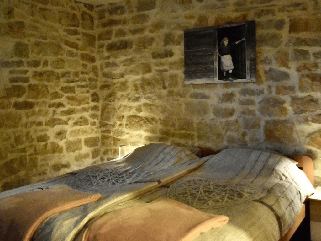 Room in Studio - Enchanting Escapade A Romanesque Retreat in Krsuli and Historic Sojourn in Svet photo 2