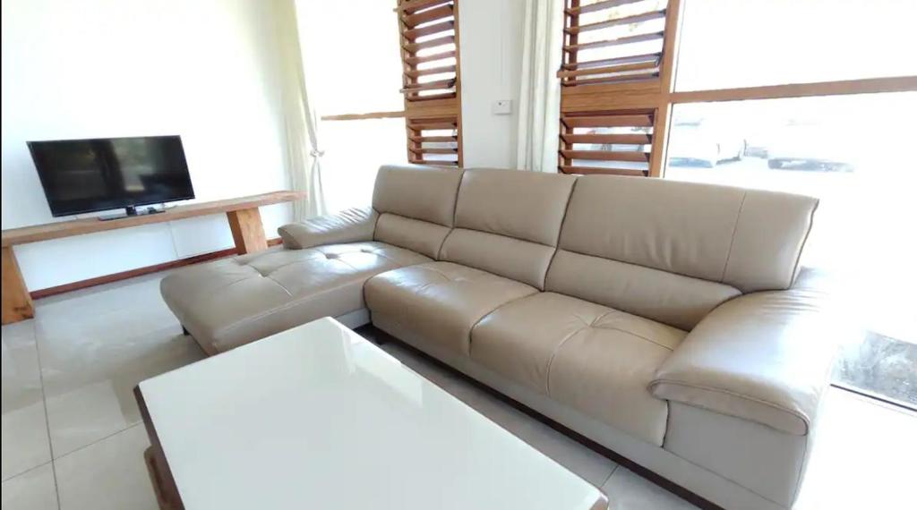 Modern Master bedroom B photo 3