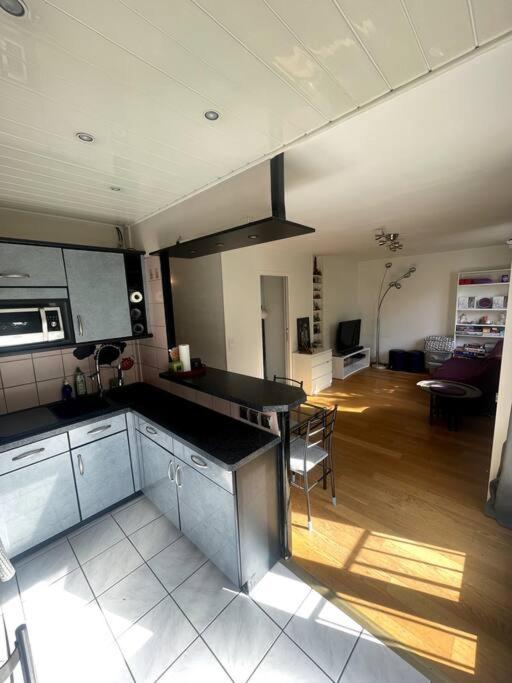 Appartement 6 invités à 25 min du centre de Paris