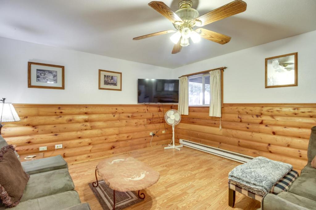 Lakefront Bemidji Getaway with Community Beach! photo 4