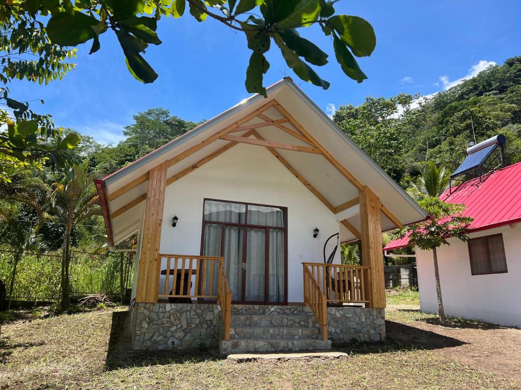 Mercedes Lodge photo 1