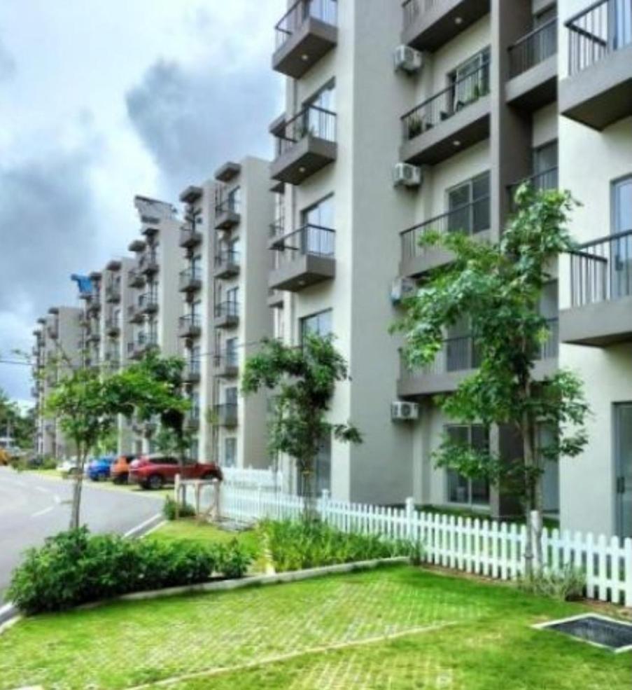 Fully Furnished Luxury Apartment Elixia-3C photo 3