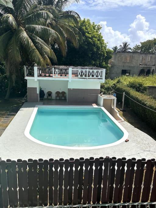 Apartment w/pool 10mins from Duns River Falls photo 2