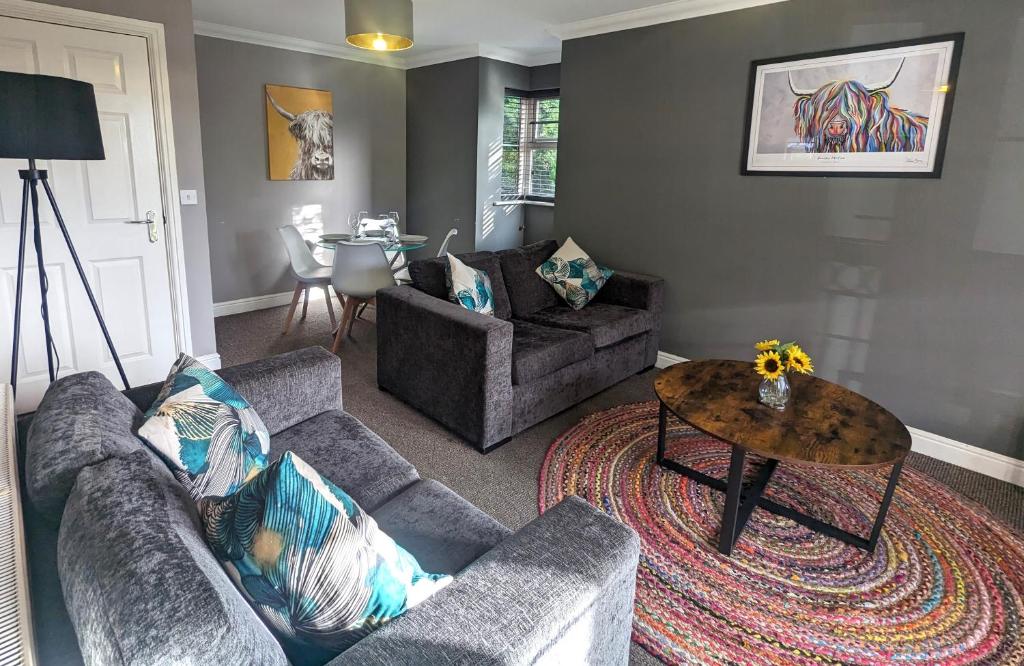 Superb Modern Apartment, FREE Secure Parking! photo 4