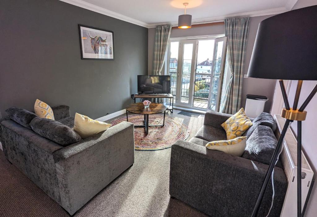 Stylish Modern Apartment, FREE SECURE Parking