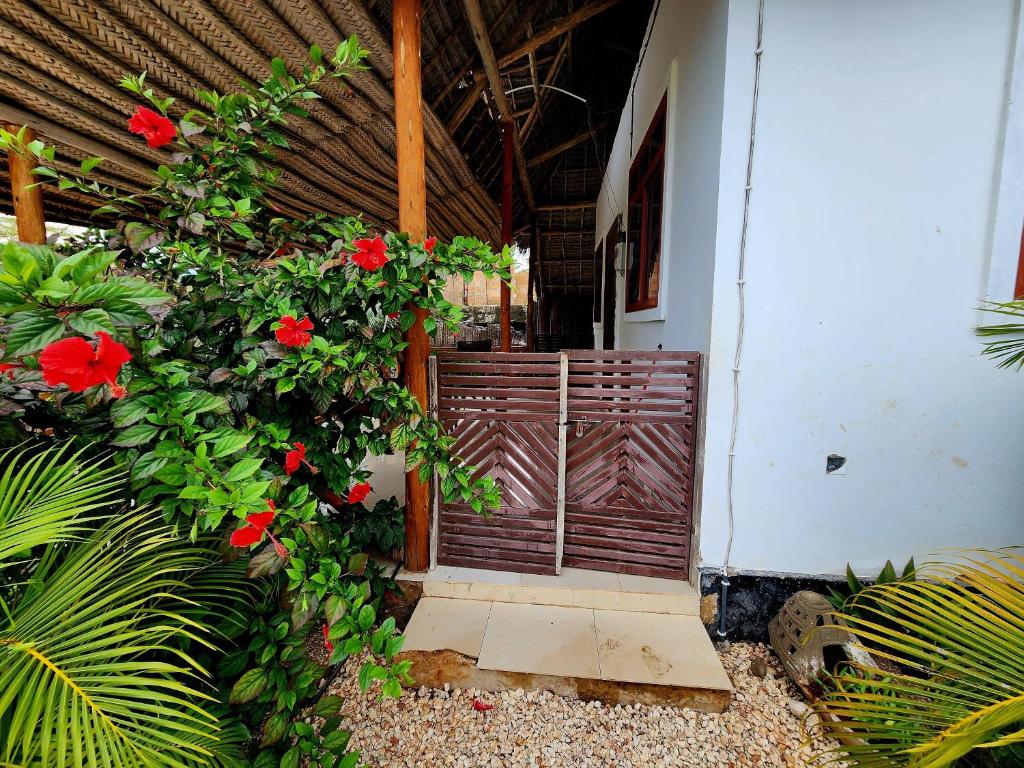 Cozy Two Persons Bungaloo photo 3