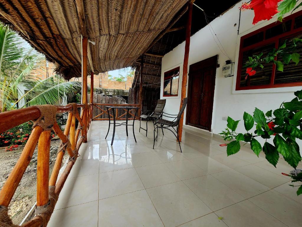 Cozy Two Persons Bungaloo photo 4